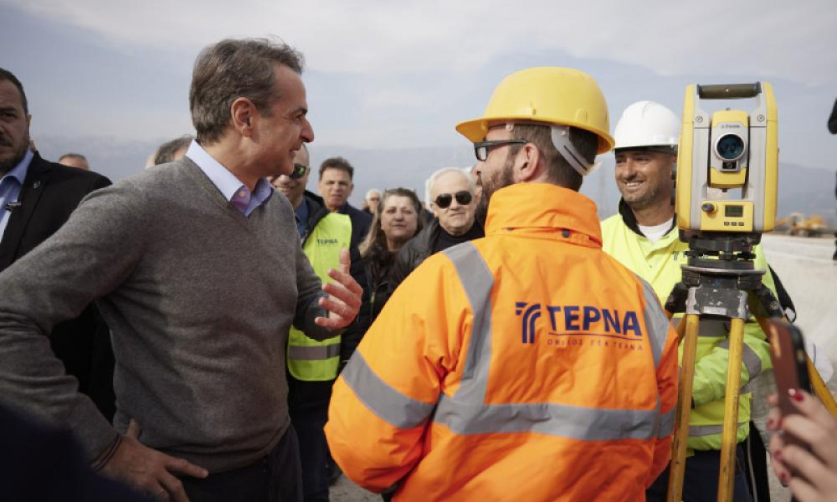 Μητσοτάκης από Τρίκαλα: Μετατρέπουμε τη χώρα σε μεγάλο εργοτάξιο