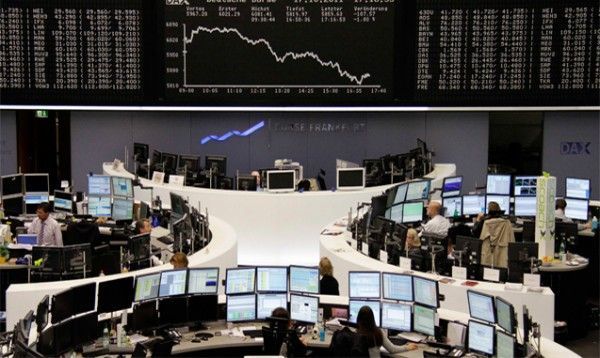 "Στο κόκκινο" τα ευρωπαϊκά ταμπλό μετά τις δηλώσεις Ντράγκι