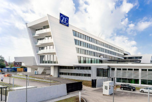 ZF: Καταργούνται 7.600 θέσεις εργασίας έως το 2030