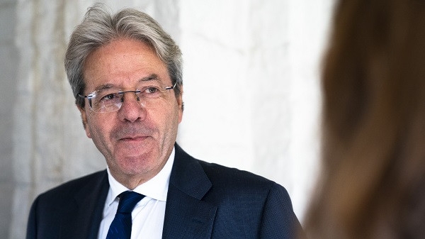 Τζεντιλόνι: Οι ευρωπαϊκές οικονομίες πλέουν σε… ταραγμένα νερά