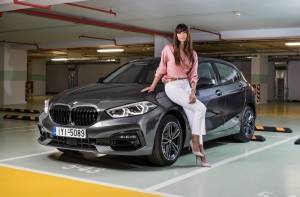 Η Ηλιάνα Παπαγεωργίου ...οδηγεί την καμπάνια για τη νέα BMW 1
