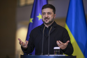 Σε ανοιχτή γραμμή Ζελένσκι - Αλ Ναχιάν για τη Μέση Ανατολή: Έκκληση για προστασία των αμάχων