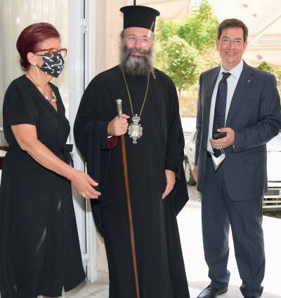 Παγκρήτια Τράπεζα: Δωρεά σχολικών ειδών στην Ιερά Αρχιεπισκοπή Κρήτης
