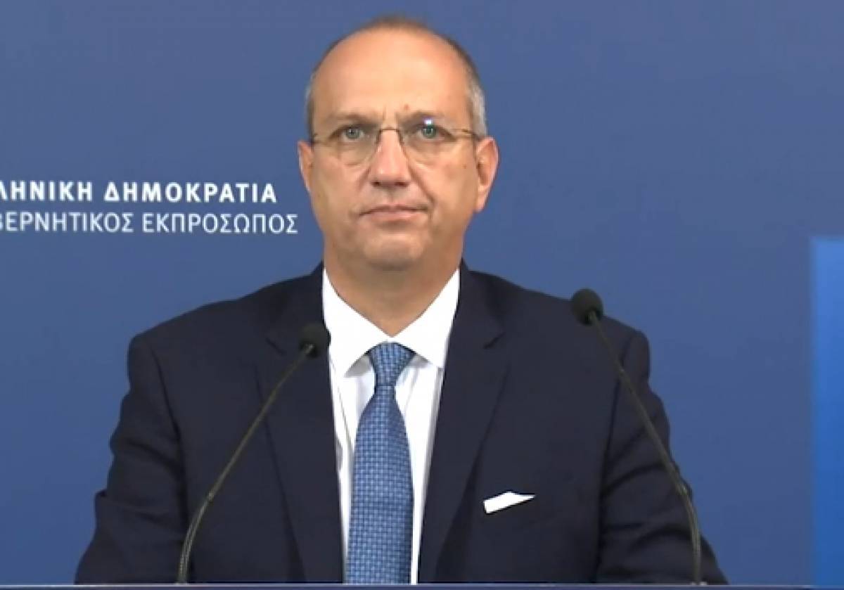 Ο κυβερνητικός εκπρόσωπος συνέχισε την... επίθεση αγάπης στους νέους