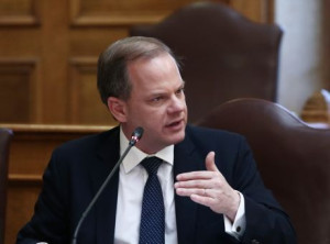 Καραμανλής: Αναγκαστικές απαλλοτριώσεις για επτά οδικά έργα και ένα σχολείο