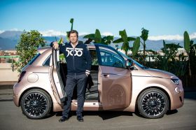 To Νέο ηλεκτρικό Fiat 500 σαρώνει τα βραβεία σχεδιασμού