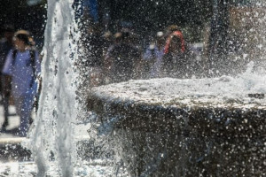 Καύσωνας: Oδηγίες προστασίας από το υπουργείο Υγείας