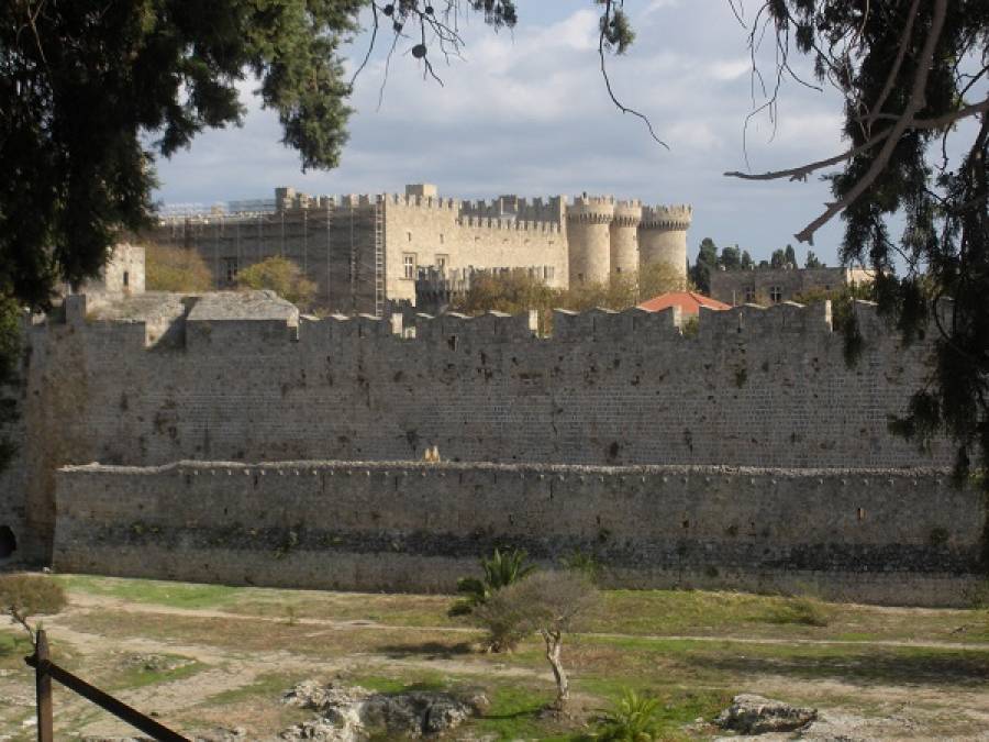 Μεσαιωνική Πόλη Ρόδου: Νέα στρατηγική για τη διαχείριση δημοσίων ακινήτων