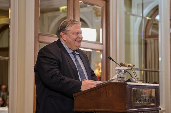 Ο Βενιζέλος για «έναν άλλο εορτασμό» της επετείου της Επανάστασης