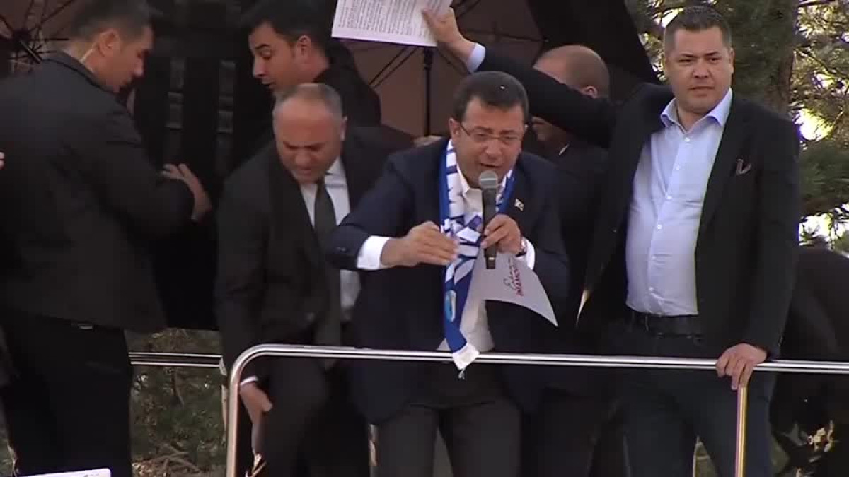Τουρκία: Επίθεση με πέτρες σε ομιλία του Ιμάμογλου- Δέκα τραυματίες