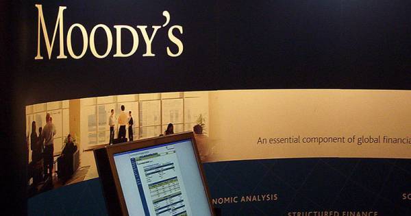 Moody's: «Αγκάθι» τα νέα κόκκινα δάνεια για τις ελληνικές τράπεζες