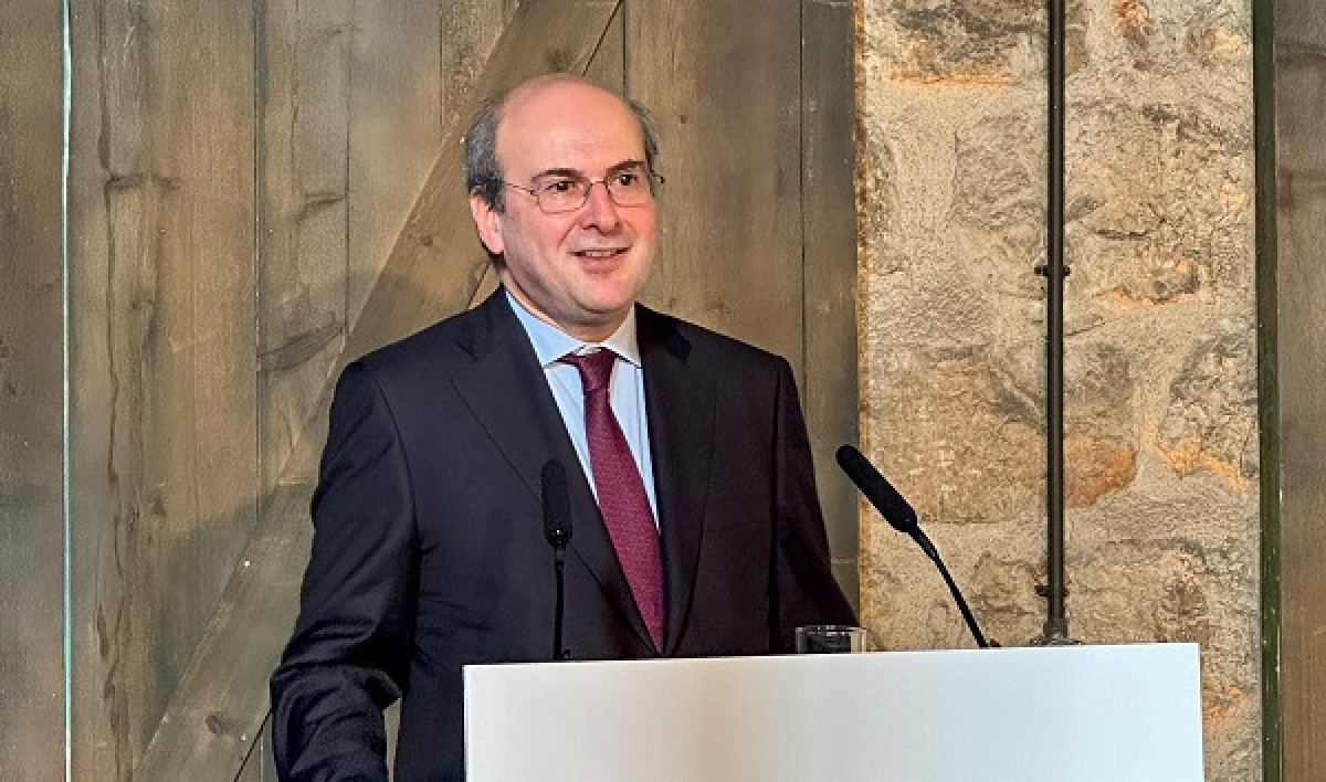 Χατζηδάκης: Ο Τσίπρας με τα λόγια χτίζει ανώγια και κατώγια
