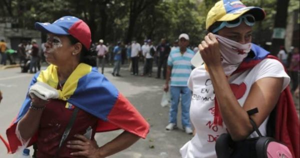 Γυναίκες στους δρόμους της Βενεζουέλας για το Μαδούρο