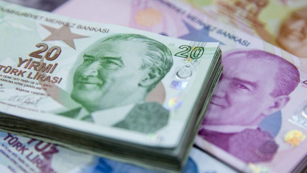 Νέα ιστορικά χαμηλά για την τουρκική λίρα