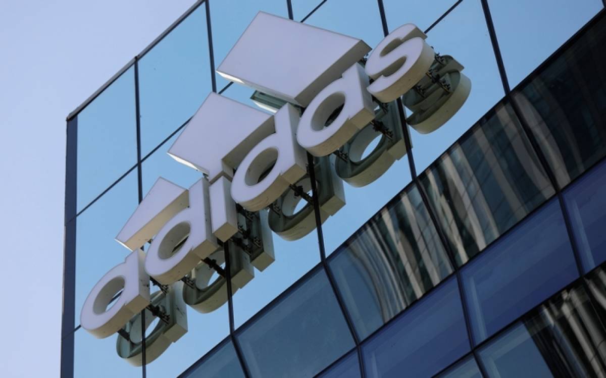 «Λουκέτο» Adidas σε εργοστάσια παπουτσιών σε ΗΠΑ και Γερμανία
