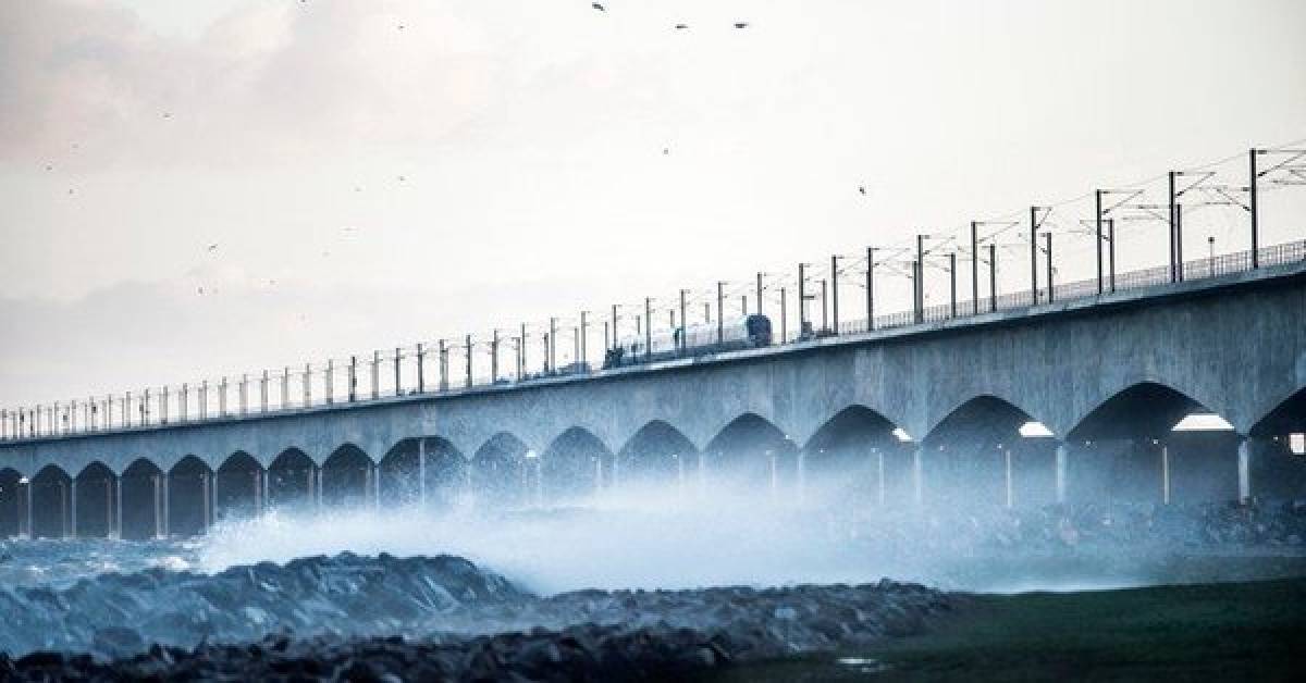 Σιδηροδρομικό δυστύχημα με πολλούς νεκρούς στη Δανία