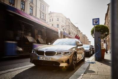 Ρεκόρ πωλήσεων για τα ηλεκτρικά της BMW