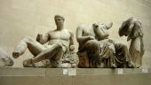 Telegraph: Αν δεν είχε πάρει ο Έλγιν τα Γλυπτά του Παρθενώνα, τώρα θα ήταν στα θεμέλια κεμπαπτζίδικου στην Αθήνα»