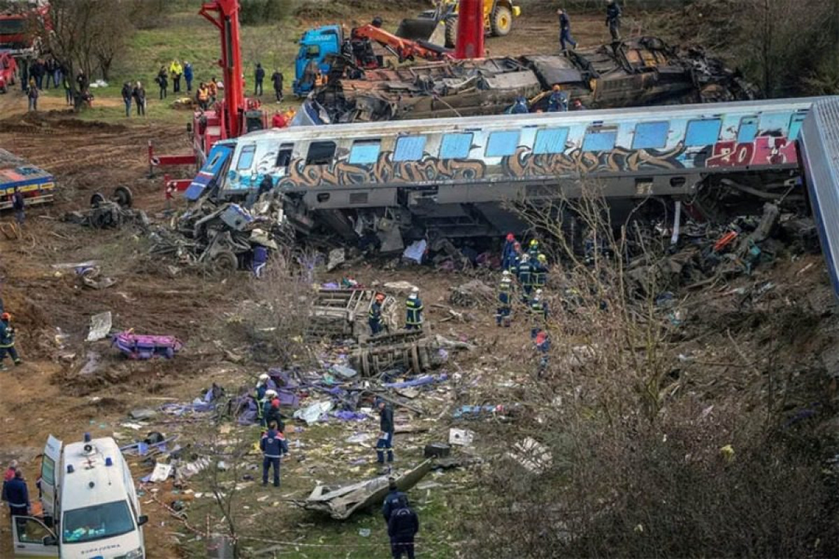 Πλεύρης: Δεν υπάρχει απαγόρευση στους συγγενείς να ανοίξουν τα φέρετρα