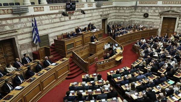 Εκλογικός νόμος: Επανέρχεται με 163 ψήφους η ενισχυμένη αναλογική