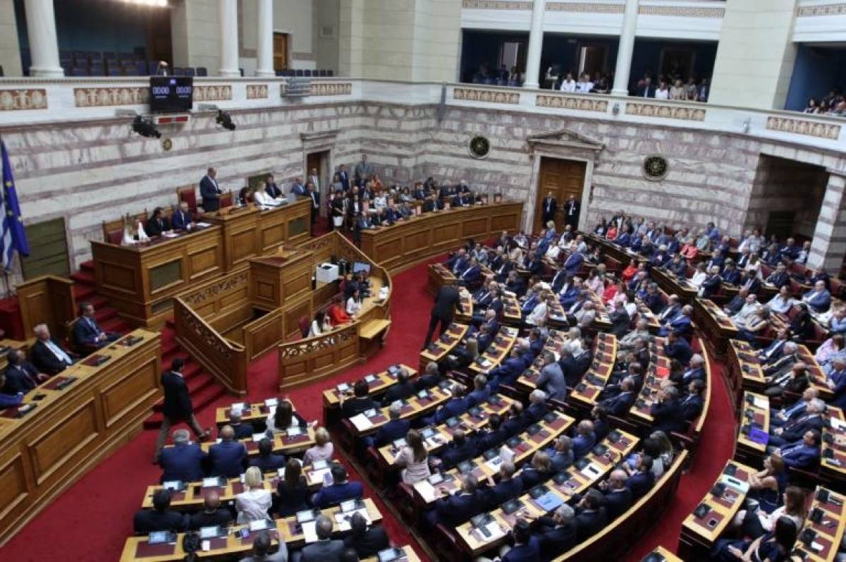 Υπερψηφίστηκε το αντικαπνιστικό νομοσχέδιο στη Βουλή