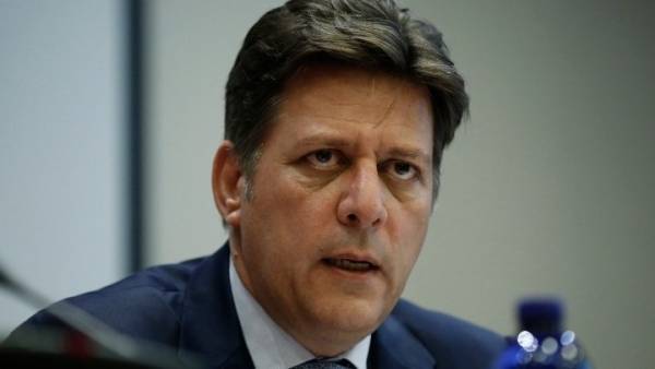 Βαρβιτσιώτης: Δεν μπορεί να γίνει διάλογος υπό την απειλή όπλων