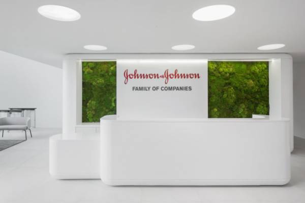 Η J&amp;J σταματά τις πωλήσεις στη Ρωσία- Διατηρεί τα φάρμακα