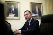 Στουρνάρας: Μειώστε δημόσιες δαπάνες για να πέσουν οι φόροι