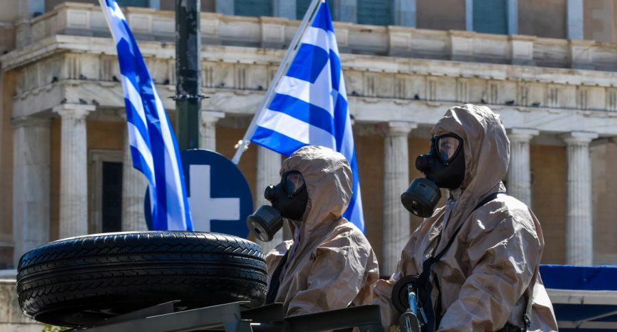 Κορονοϊός: Τι δεν θέλει να ακούσει ο Μητσοτάκης-Ακυρώνονται οι παρελάσεις