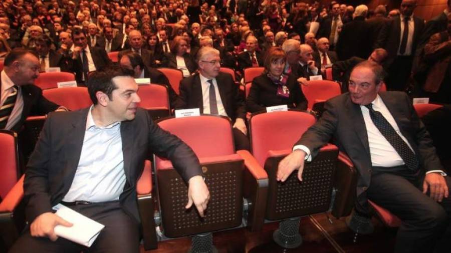 Κι όμως συνέβη: ΣΥΡΙΖΑ υπέρ Καραμανλή με non paper μετά από το άρθρο Σημίτη