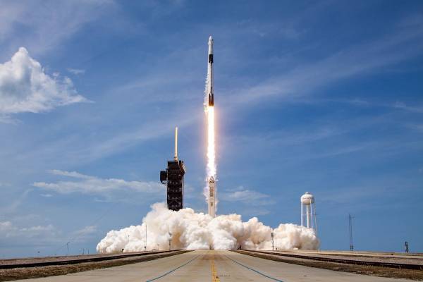 Η SpaceX έφθασε στον Διεθνή Διαστημικό Σταθμό