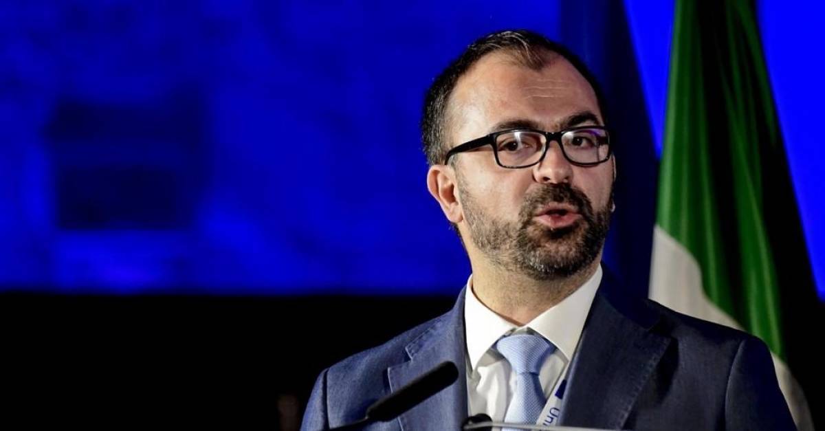 Ιταλία: Παραιτήθηκε ο υπουργός Παιδείας Λορέντσο Φιοραμόντι