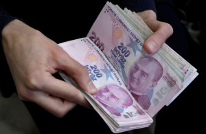 Τουρκία: Νέα αύξηση του κατώτατου μισθού στις 11.402 λίρες/$483