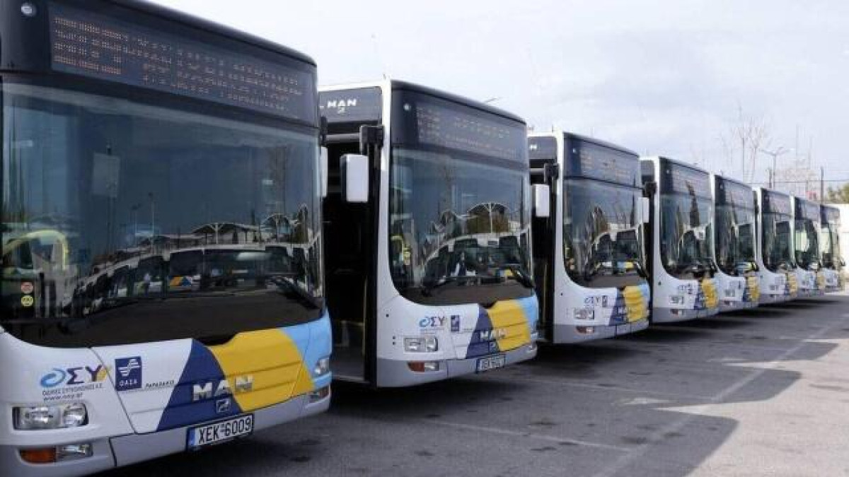 Πυροβολισμοί με αεροβόλο σε σταθμευμένα λεωφορεία στην Ελευσίνα