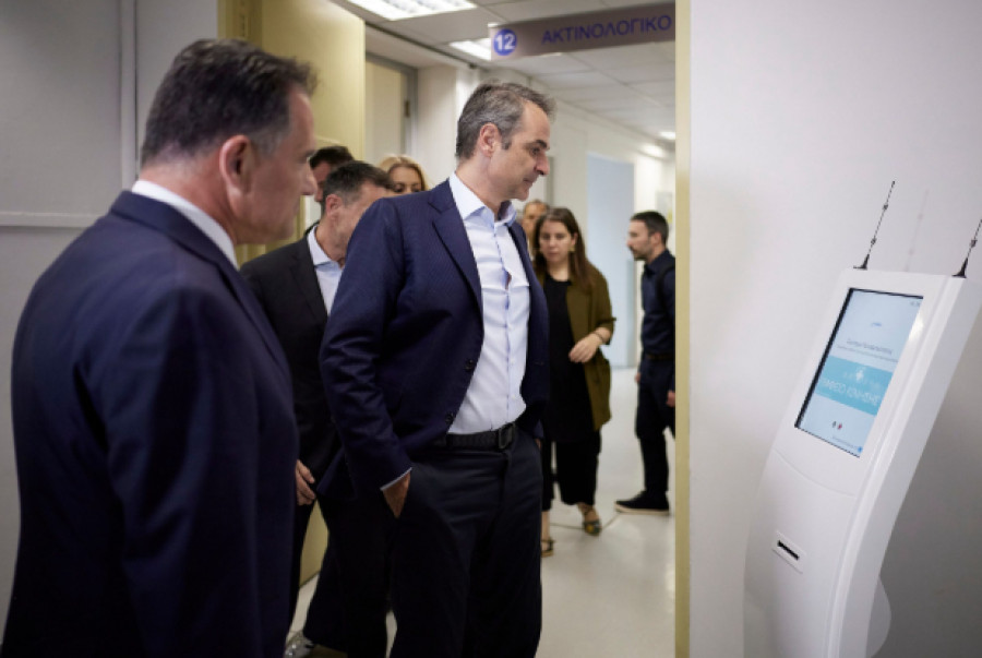 Επίσκεψη Μητσοτάκη στον «Ευαγγελισμό»-Ενημερώθηκε για την ιχνηλάτηση περιστατικών στο ΤΕΠ