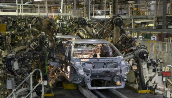 Μειώθηκε η παραγωγή αυτοκινήτων στη Βρετανία