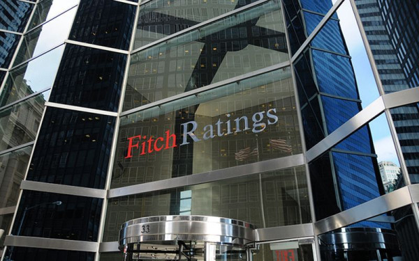 Η Fitch μείωσε σε αρνητικό το outlook της Κίνας