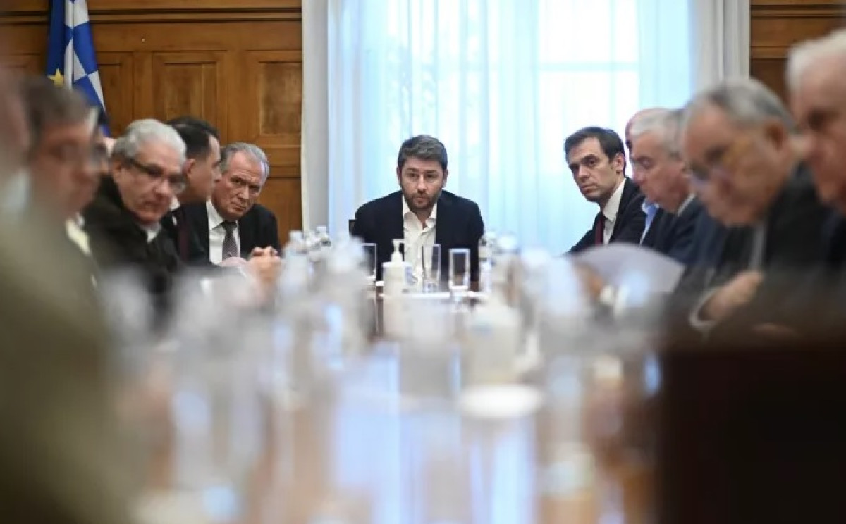 Ανδρουλάκης: Tροπολογία για αυξημένες ασφαλιστικές εισφορές ελεύθερων επαγγελματιών, αυτοαπασχολούμενων, αγροτών