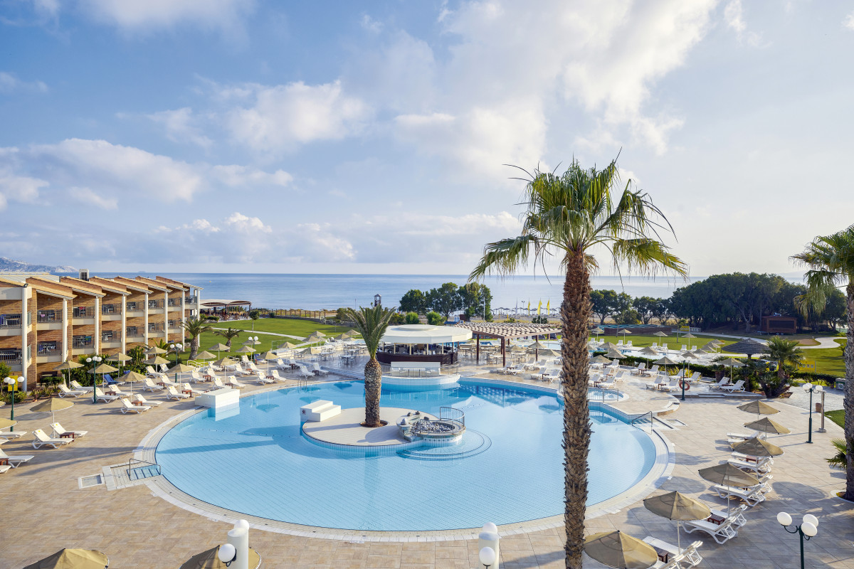 Metaxa Hospitality Group: Έναρξη της καλοκαιρινής περιόδου σε Κρήτη-Σαντορίνη
