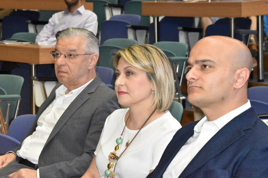 Αλεξοπούλου: Προωθούμε τη χρήση ΜΜΜ που δεν ρυπαίνουν
