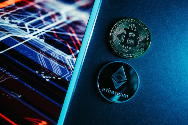 Κρυπτονομίσματα: Σε πολυετή υψηλά το ether, ράλι και για το bitcoin