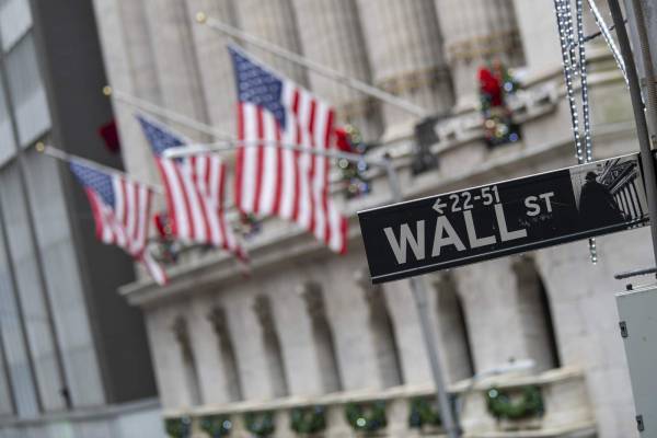 Θετική εκκίνηση στη Wall Street