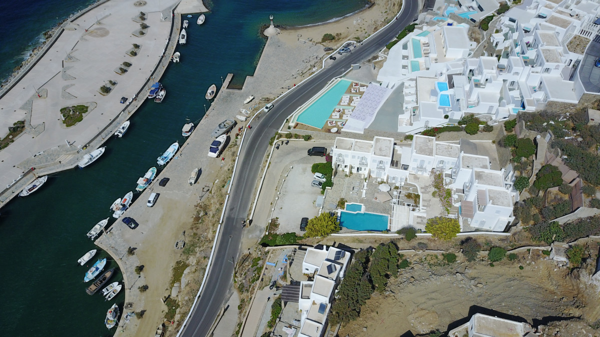 Intrakat: Νέα real estate επένδυση στη Μύκονο-Εξαγόρασε το Apanema Resort