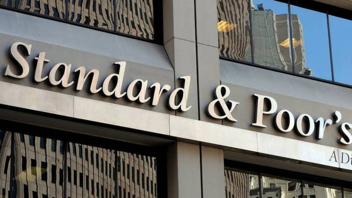 S&amp;P: Απόγευμα Μ.Παρασκευής η αναβάθμιση της ελληνικής οικονομίας