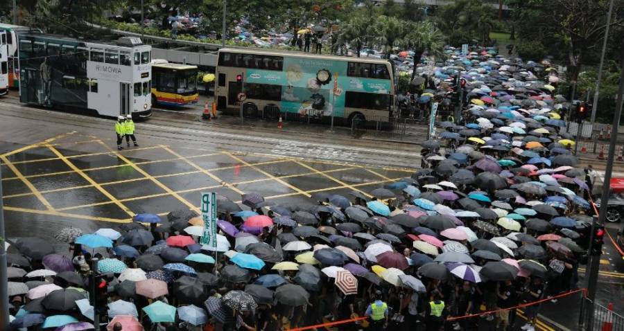 Χονγκ Κονγκ: Συγκρούσεις ανάμεσα σε διαδηλωτές και αστυνομία