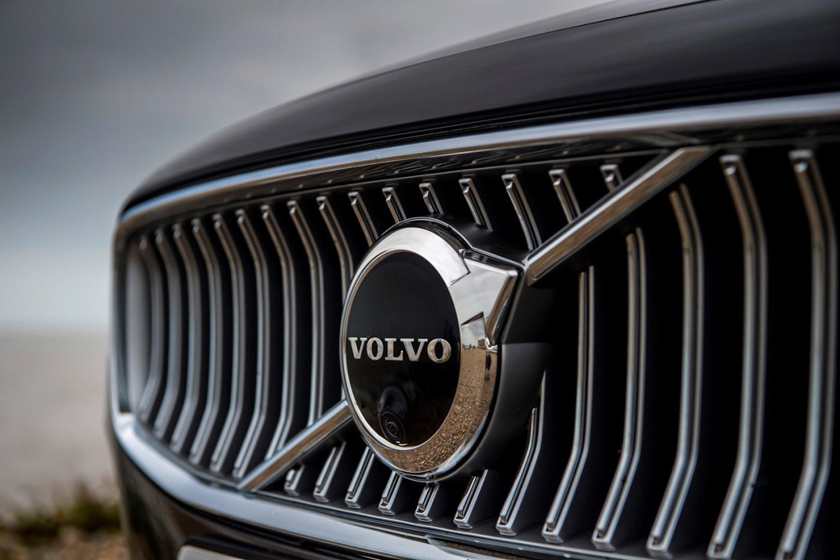 Volvo: Πτώση 12% στις πωλήσεις το δεύτερο τρίμηνο – Πίεση στη ζήτηση