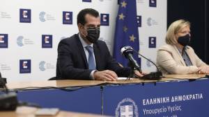 Πλεύρης-Γκάγκα: Επίσημη παραλαβή του φαρμάκου κατά της Covid-19