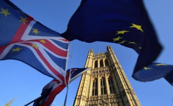 Προετοιμασμένη για άτακτο Brexit η Κομισιόν