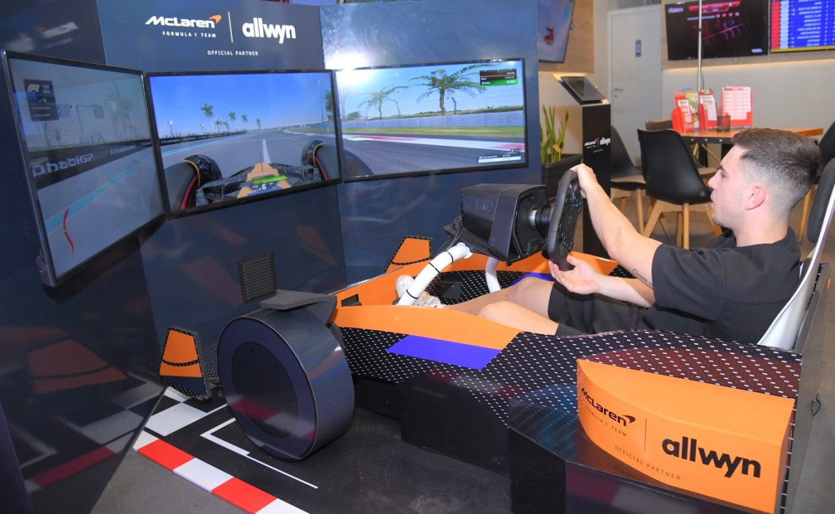 McLaren F1 Corners στα καταστήματα ΟΠΑΠ- Αυθεντική εμπειρία Formula 1