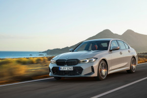 Tι νέο φέρνουν οι ανανεωμένες BMW Σειρά 3 Sedan και η νέα BMW Σειρά 3 Touring